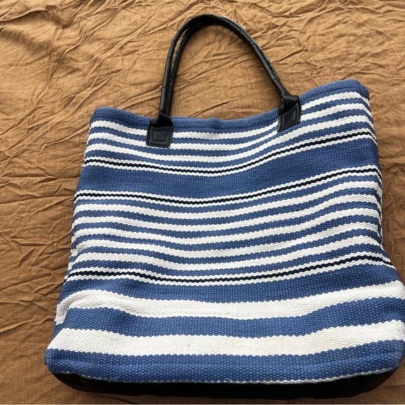 Dash & Albert Handbags - Dash & Albert Rug Company Rugby Striped Denim Blue/White Indoor Outdoor Tote